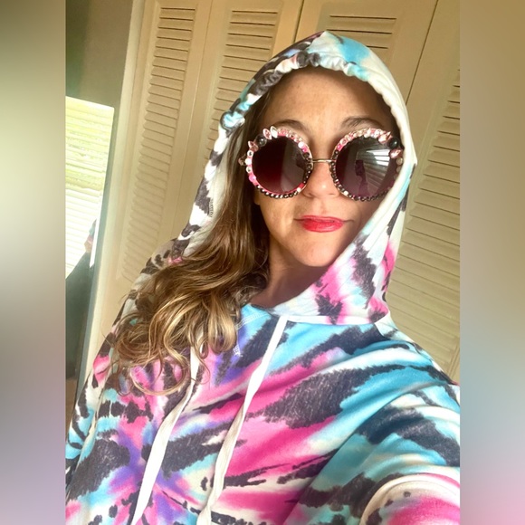 Adorable Tie Dye Hoodie - Picture 10 of 10
